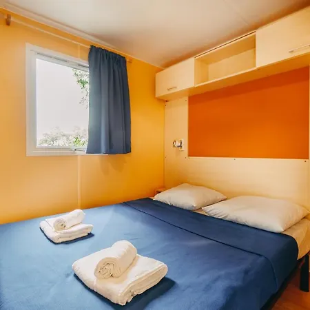 منتزه العطل Le Parc Des Chenes *