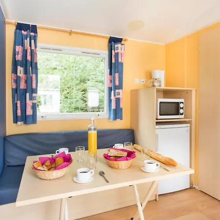 منتزه العطل Le Parc Des Chenes لا كروا فالميه