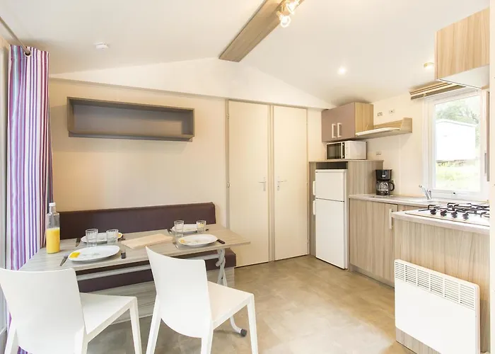 Le Parc Des Chenes منتزه العطل