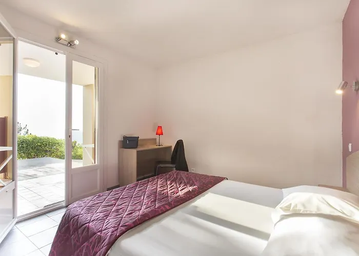 Le Parc Des Chenes منتزه العطل *